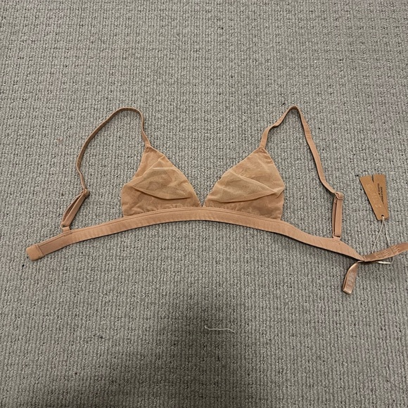 NWT Skims Triangle Bralette in color Clay - a perfect nude - Picture 2 of 5